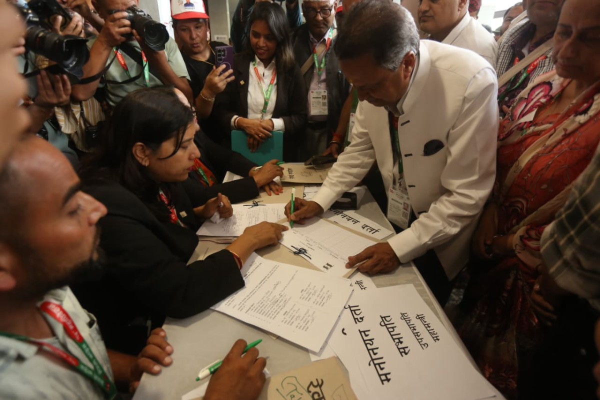 उद्योगपति विनोद चौधरीले दिए समावेशी समूहबाट कांग्रेस उपसभापतिमा उम्मेदवारी